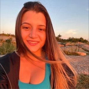 Meet your Posher, Antonia